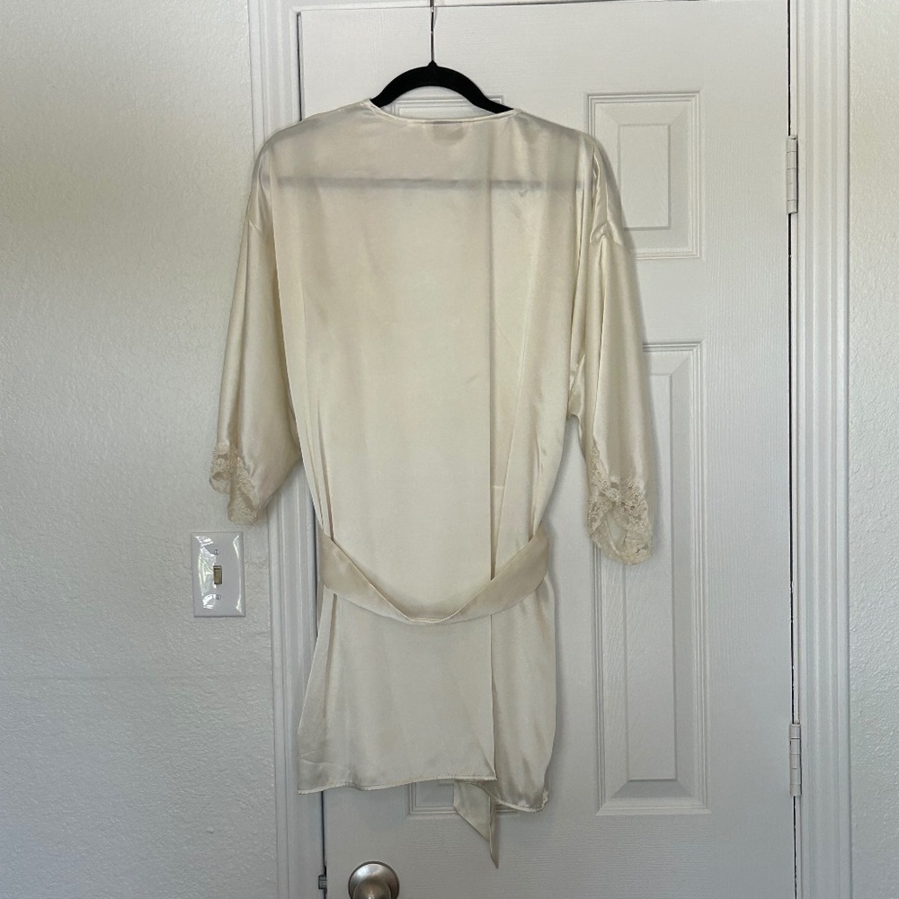 VTG Gold Label Victoria's Secret Satin and Lace Peignoir Set with Tulle Back!!!✨ - Picture 13 of 16